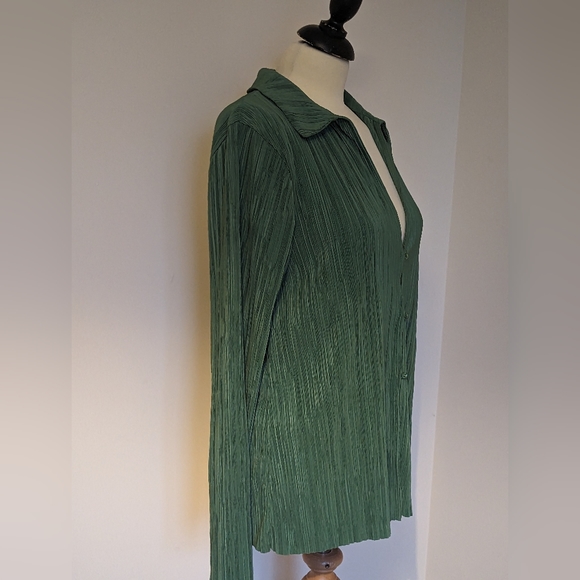 Zara Emerald Green Plisse Shirt Blouse Size L Button Up Loose - Picture 7 of 8